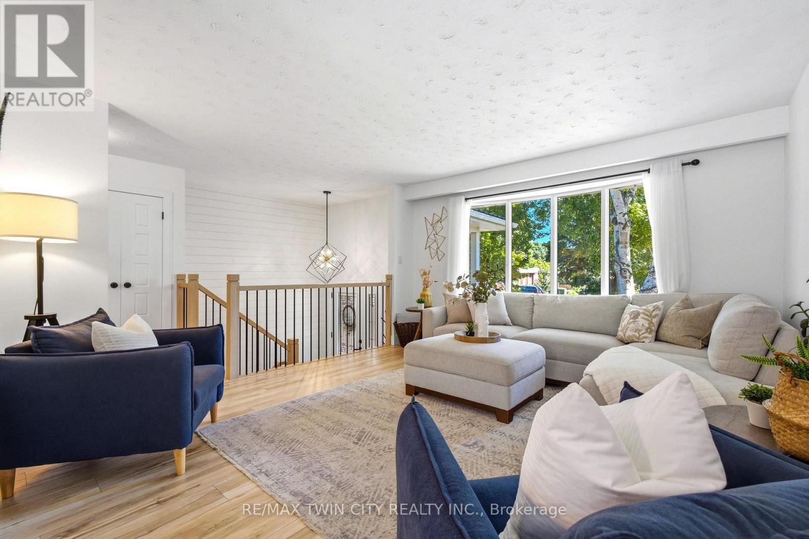 581 Glendene Crescent, Waterloo, Ontario  N2L 4P3 - Photo 6 - X13637714
