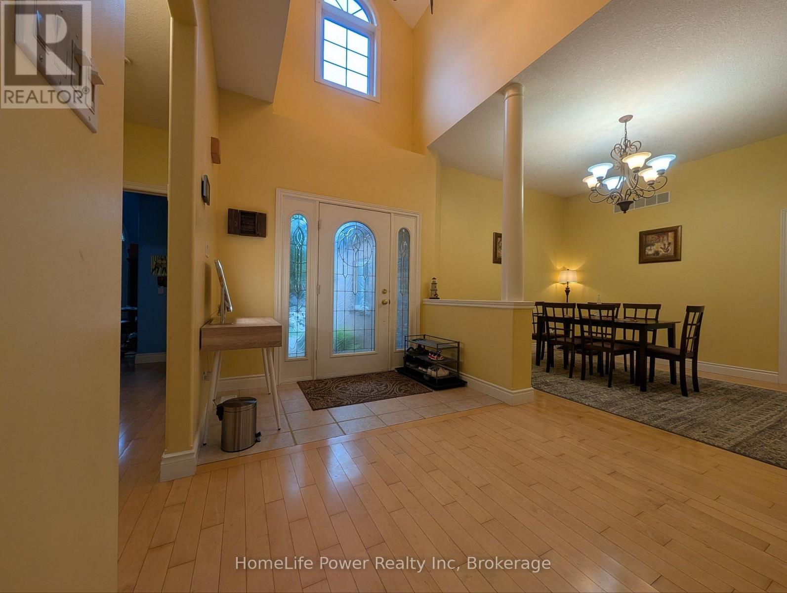 228 The Lions Gate, Waterloo, Ontario  N2L 6M5 - Photo 3 - X13636368