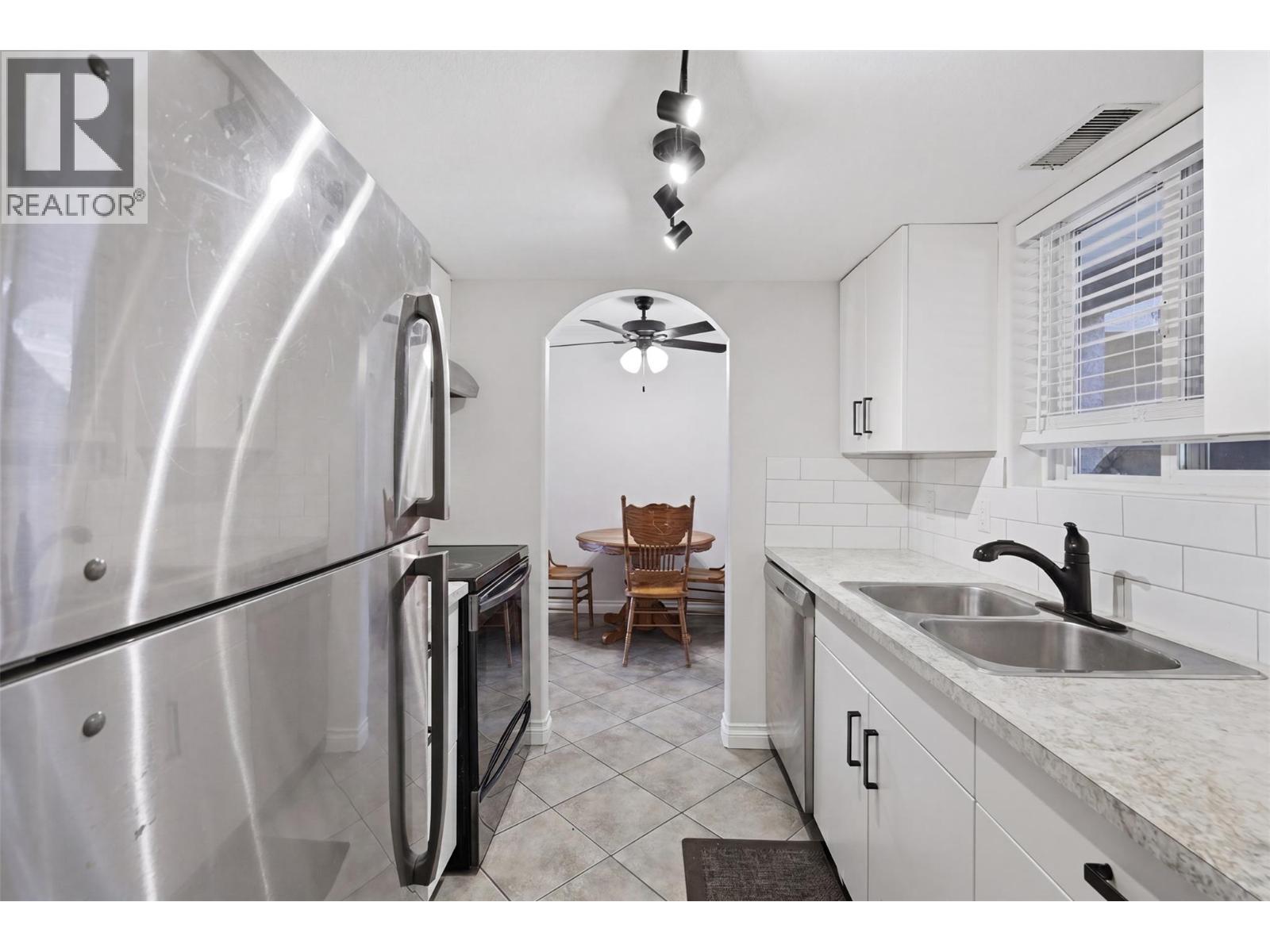 1185 Hugh Allan Drive Unit# 102, Kamloops, British Columbia  V1S 1T3 - Photo 7 - 10392377