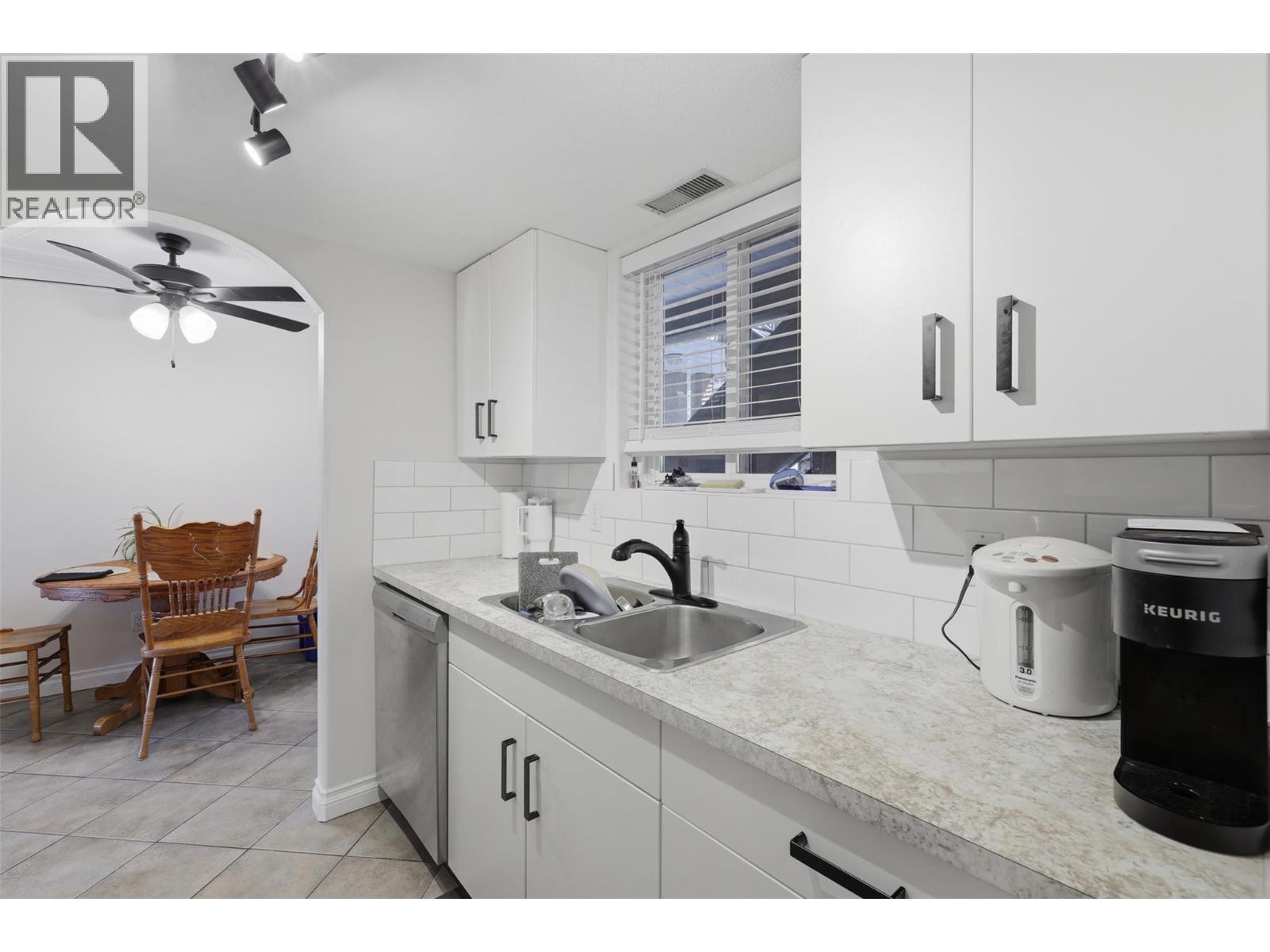 1185 Hugh Allan Drive Unit# 102, Kamloops, British Columbia  V1S 1T3 - Photo 8 - 10392377