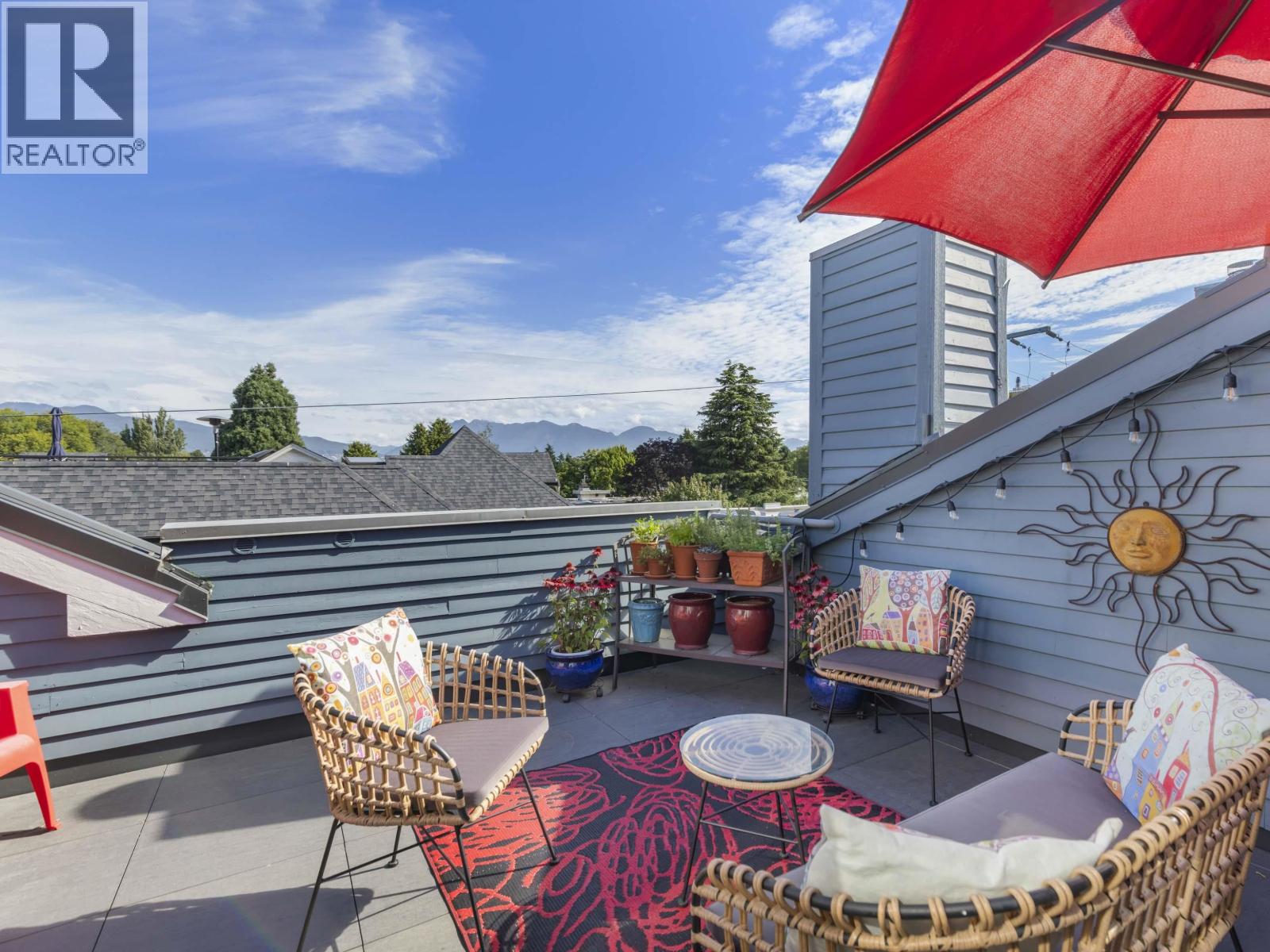 1686 ARBUTUS STREET, Vancouver, British Columbia