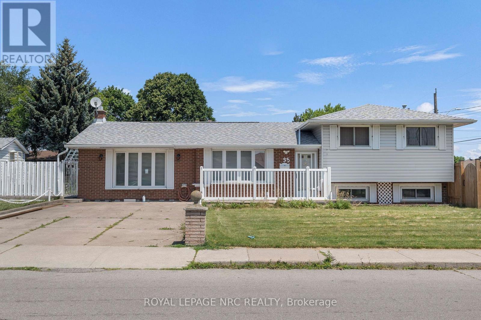 35 Eugene Street, Hamilton, Ontario  L8H 2R1 - Photo 2 - X13637716