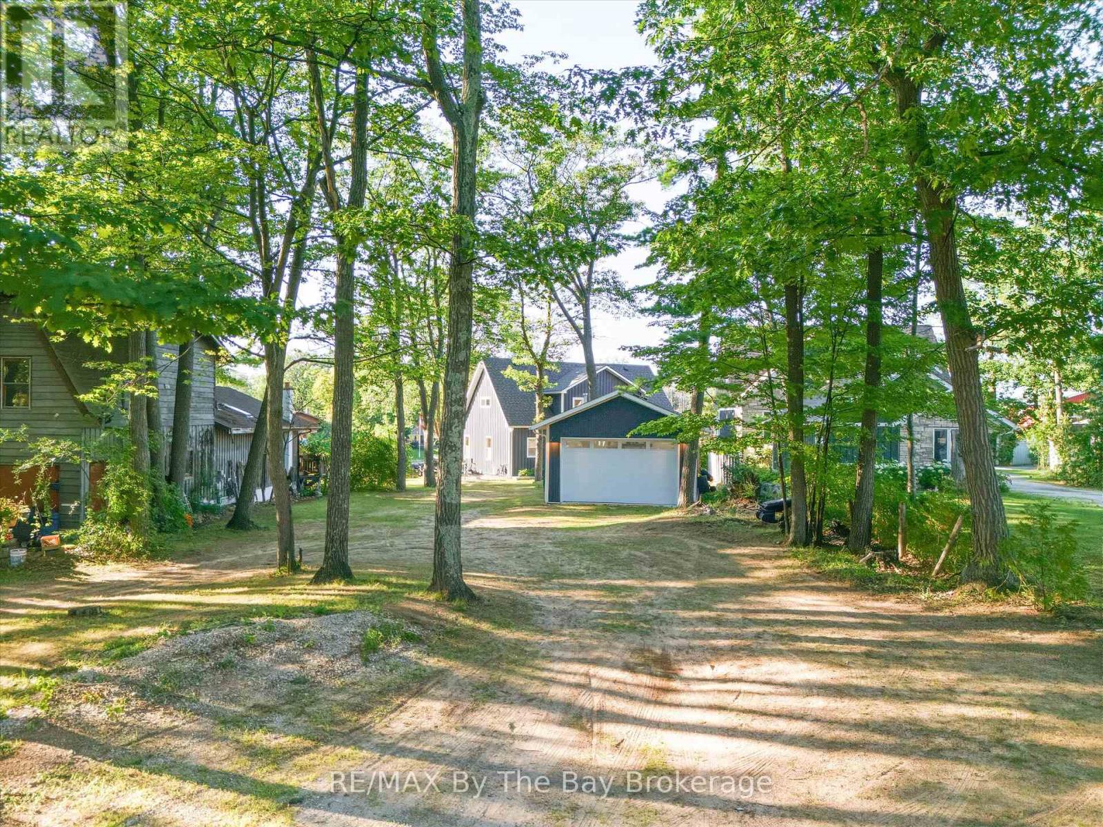 2056 River Road W, Wasaga Beach, Ontario  L9Z 2W1 - Photo 35 - S13637718