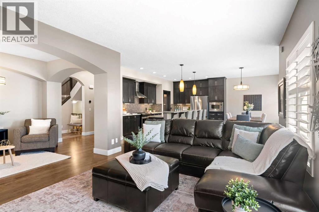 809 Canoe Green SW, Airdrie, Alberta  T4B 3K6 - Photo 11 - A2329146