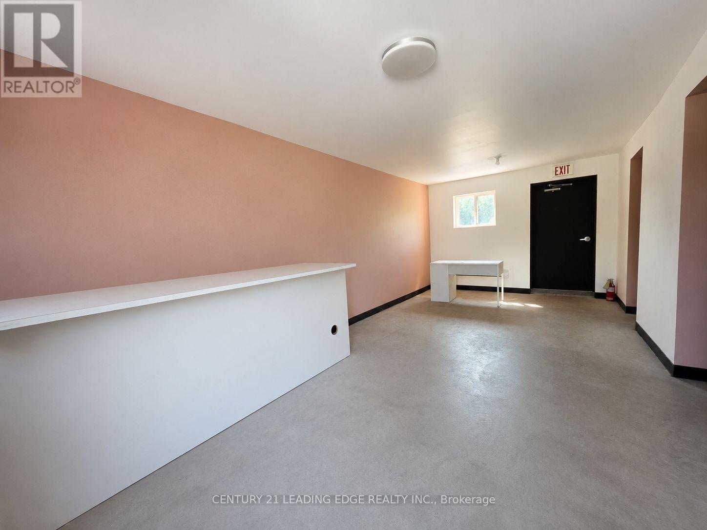 1035 Metro Road N, Georgina, Ontario  L4P 3E9 - Photo 14 - N12844386