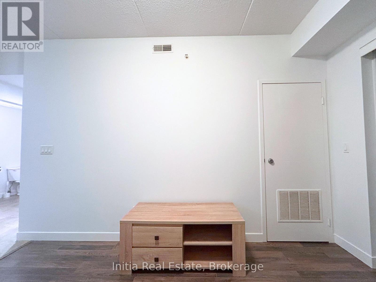 B303 - 62 Balsam Street, Waterloo, Ontario  N2L 3H2 - Photo 21 - X13637722