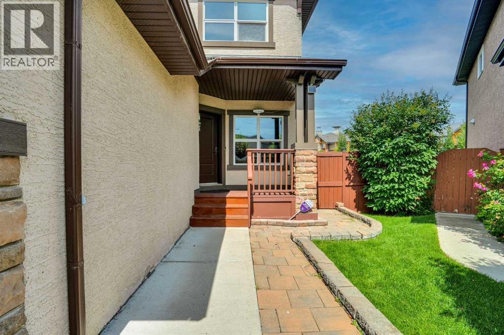 212 Everbrook Way SW, Calgary, Alberta  T2Y 0E8 - Photo 2 - A2330189