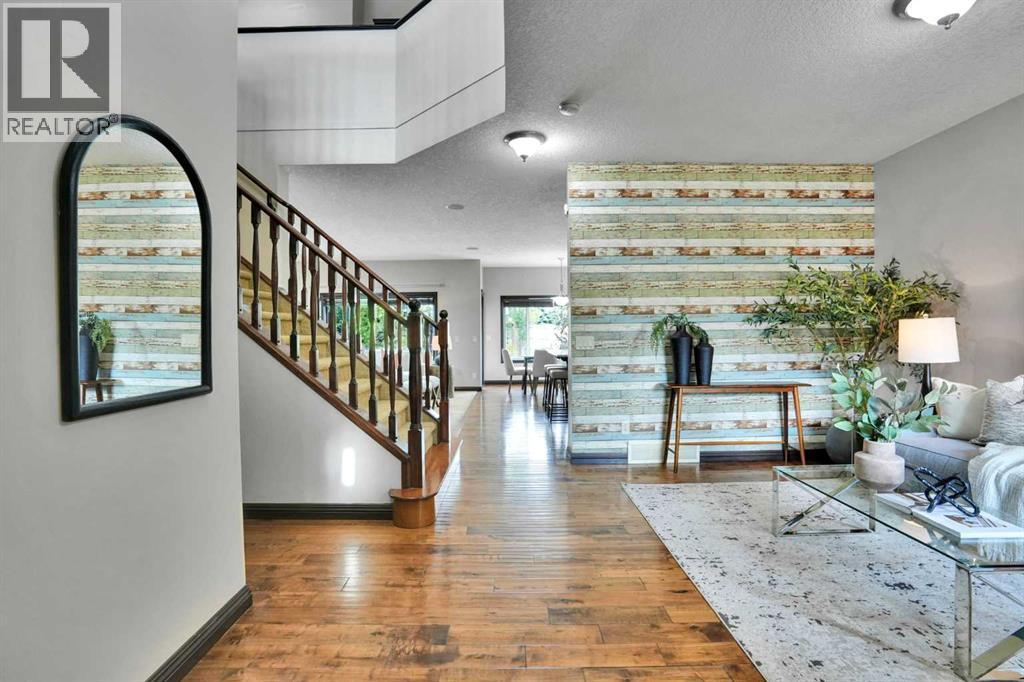 212 Everbrook Way SW, Calgary, Alberta  T2Y 0E8 - Photo 3 - A2330189