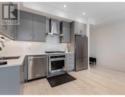 10 - 52 HOLMES AVENUE, Toronto, Ontario