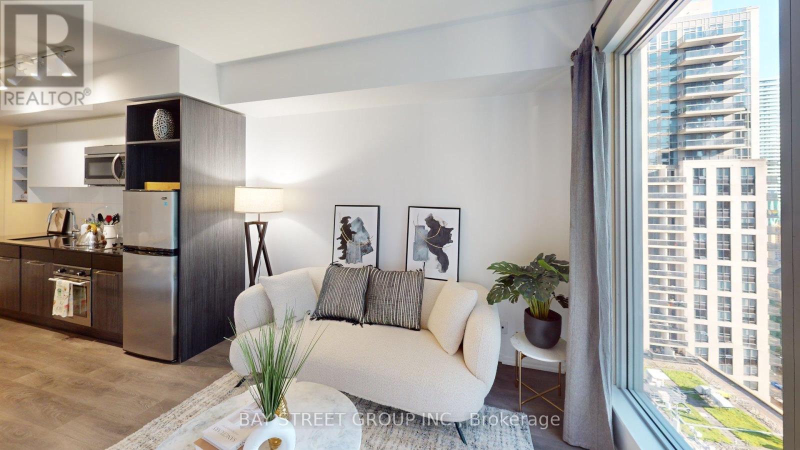 1906 - 68 Shuter Street, Toronto, Ontario  M5B 1B4 - Photo 3 - C13637762