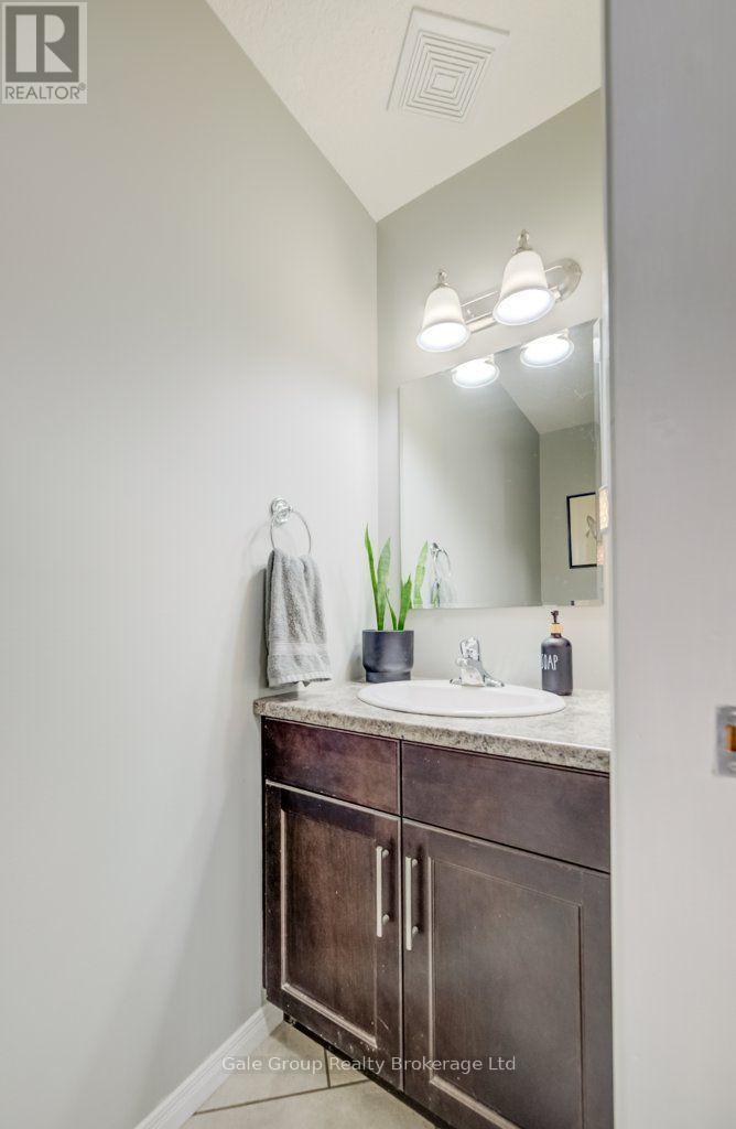 468 Champlain Avenue, Woodstock, Ontario  N4V 0A7 - Photo 6 - X13637754