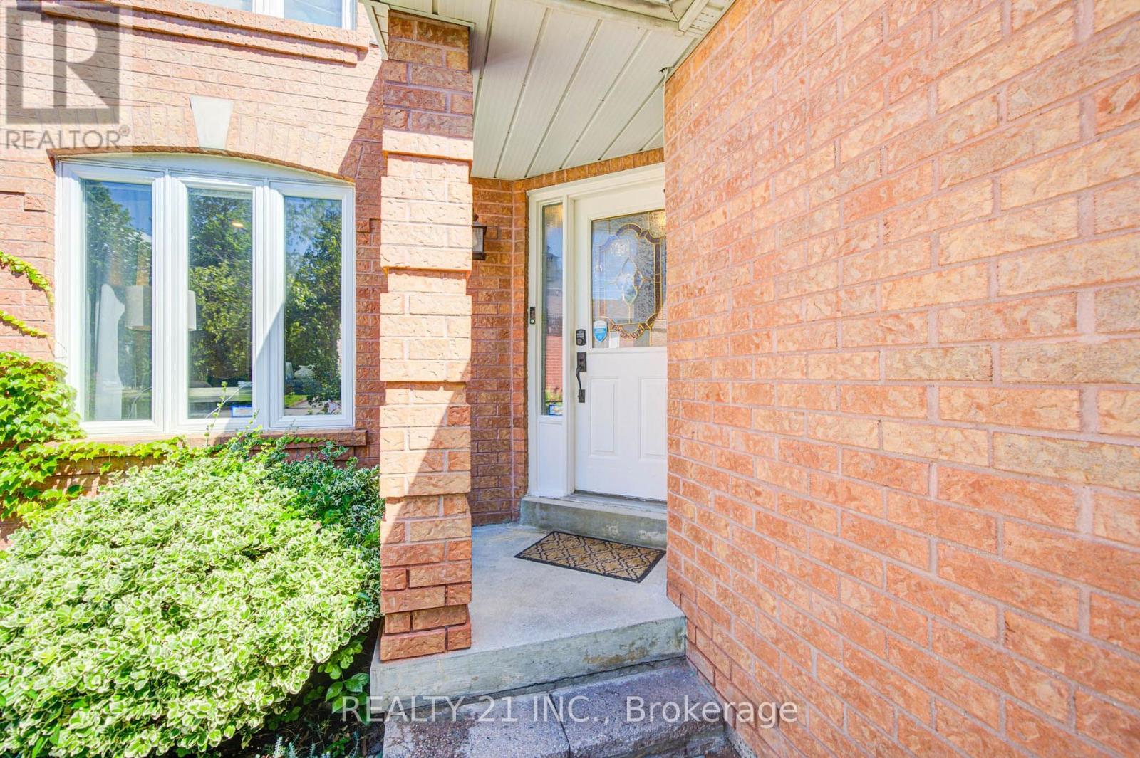 95 Hearne Crescent, Ajax, Ontario  L1T 3P6 - Photo 3 - E13637796