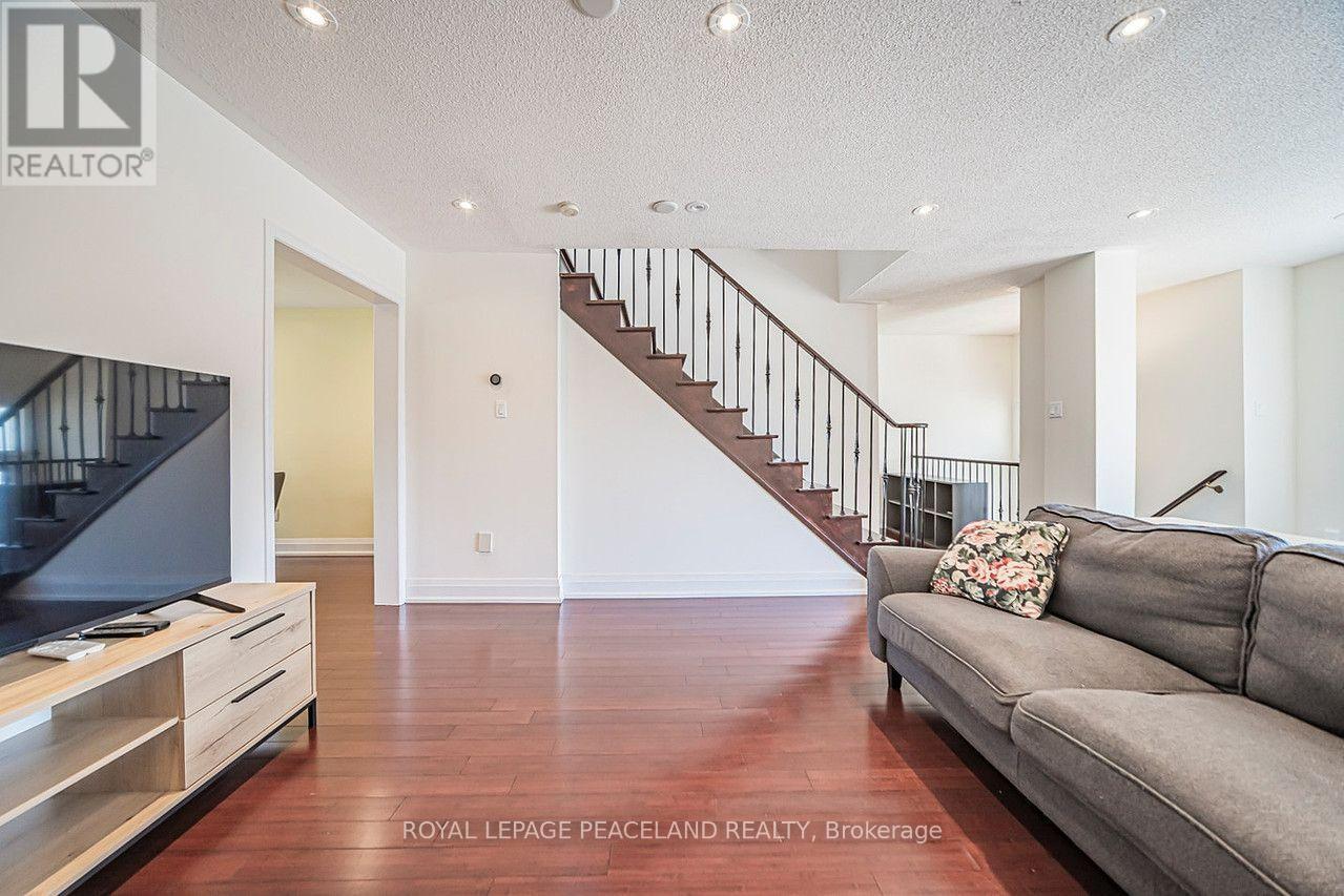 110 Foxfield Crescent, Vaughan, Ontario  L4K 5E9 - Photo 11 - N13637766