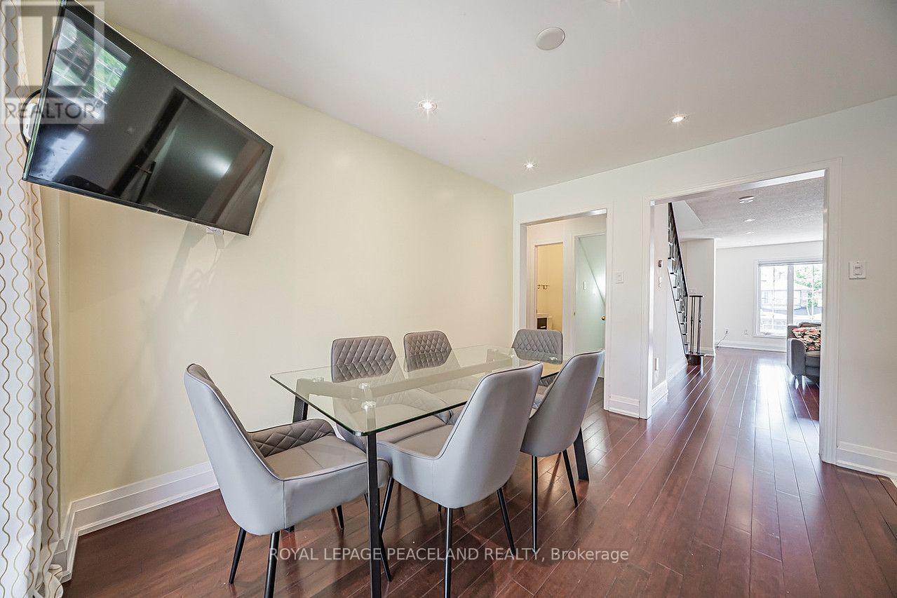 110 Foxfield Crescent, Vaughan, Ontario  L4K 5E9 - Photo 13 - N13637766