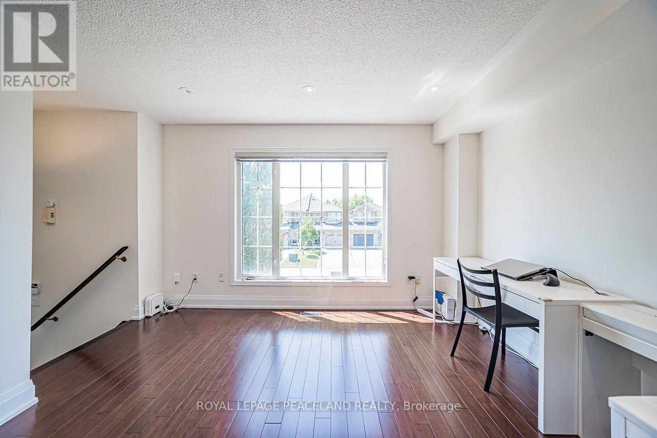 110 Foxfield Crescent, Vaughan, Ontario  L4K 5E9 - Photo 7 - N13637766