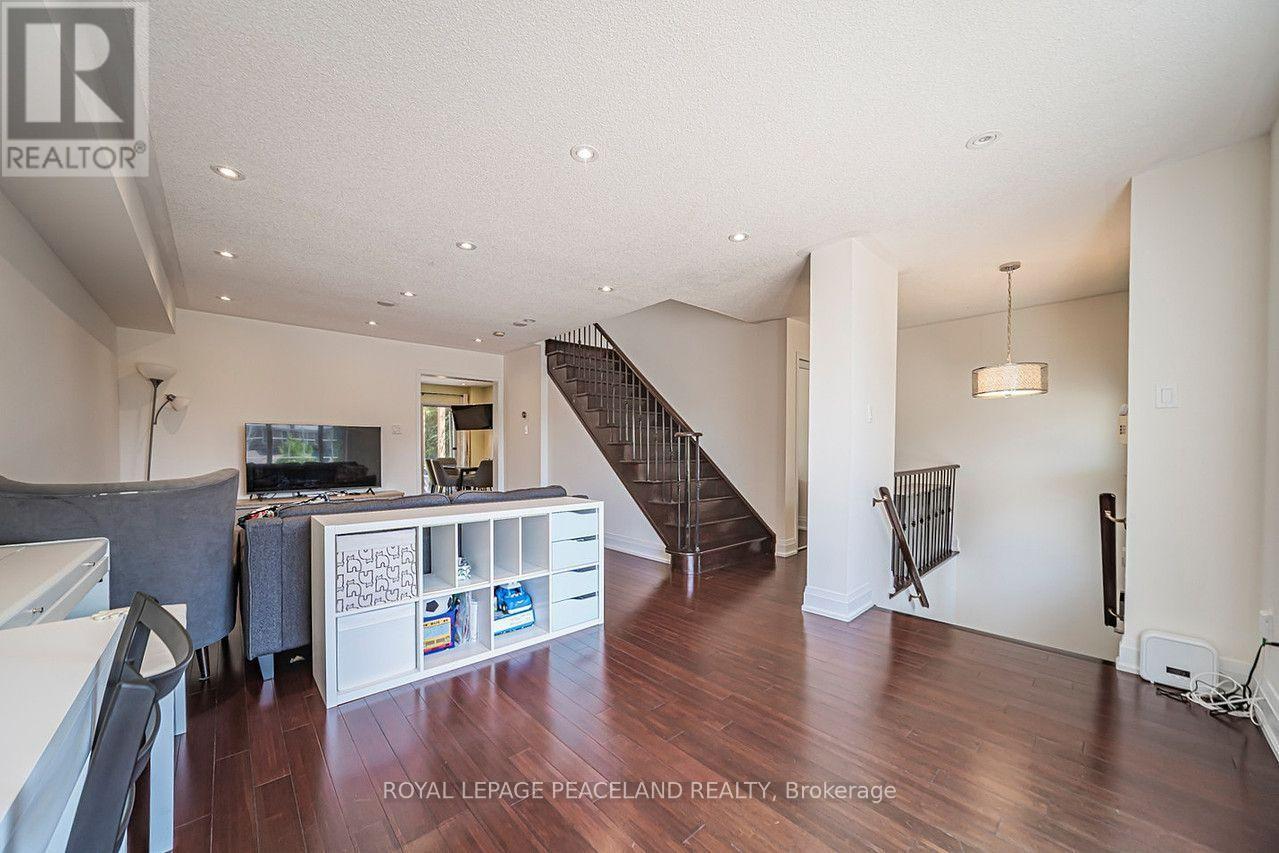 110 Foxfield Crescent, Vaughan, Ontario  L4K 5E9 - Photo 8 - N13637766