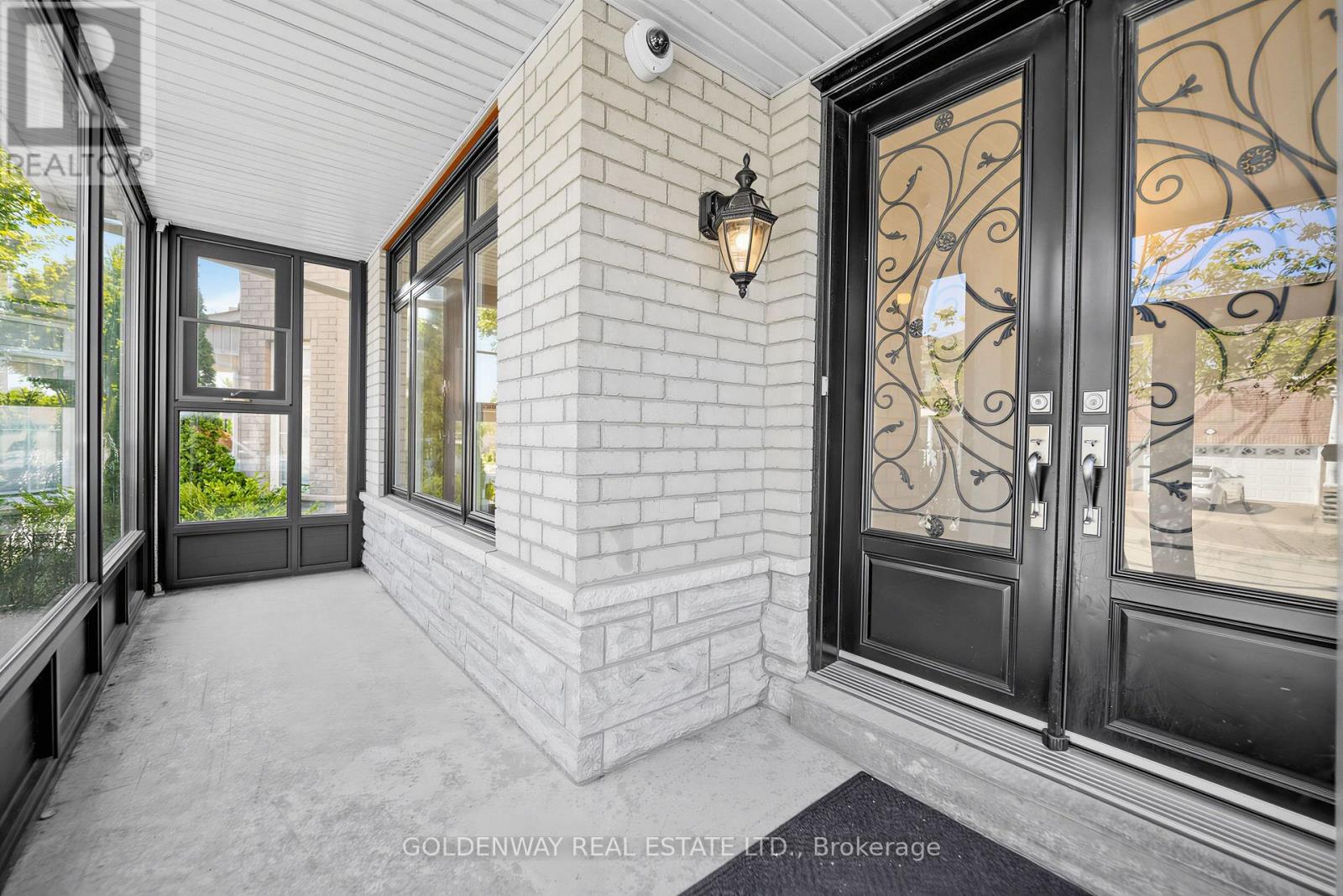 19 Markshire Road, Markham, Ontario  L6C 2Z6 - Photo 3 - N13637778