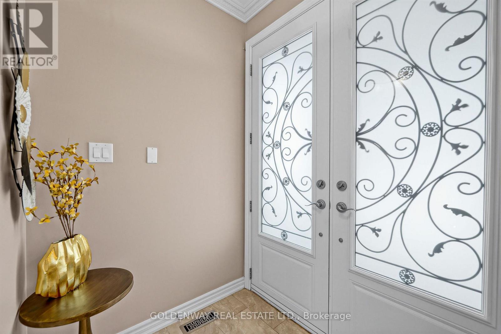 19 Markshire Road, Markham, Ontario  L6C 2Z6 - Photo 4 - N13637778
