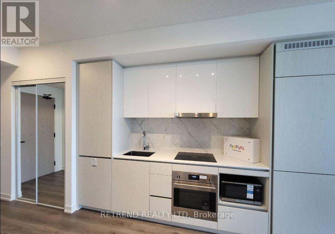 2907 - 28 Interchange Way, Vaughan, Ontario  L4K 0P8 - Photo 2 - N13637812