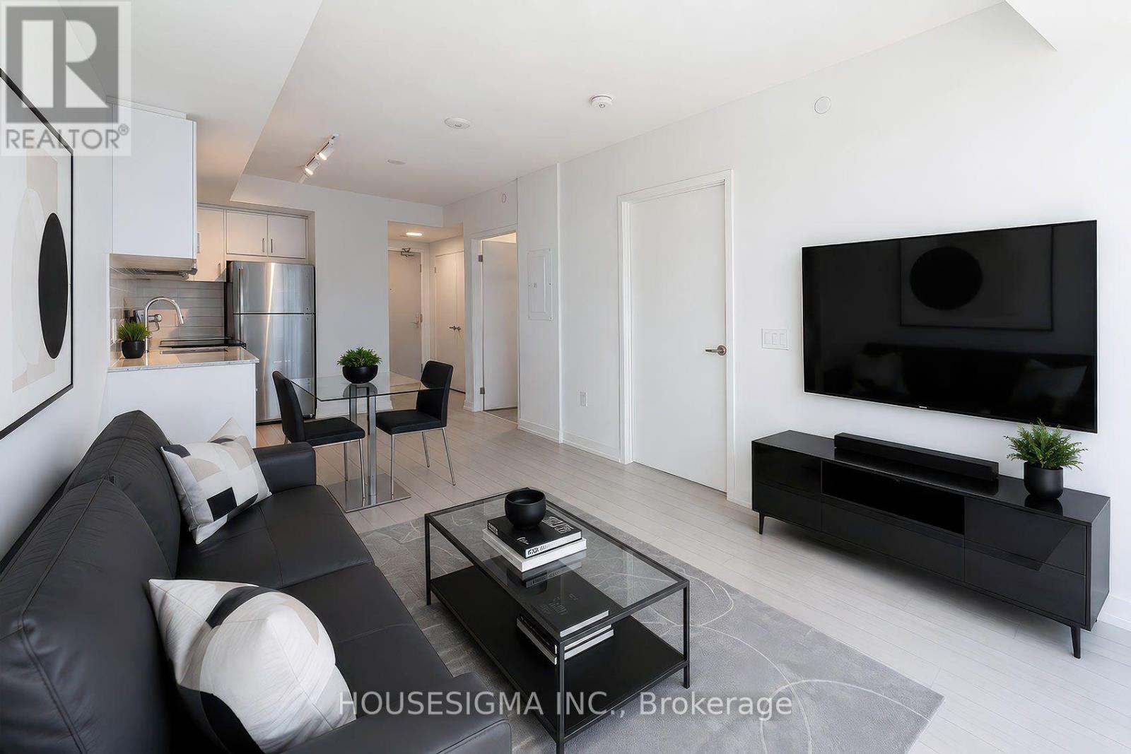 1105 - 4010 Eglinton Avenue W, Toronto, Ontario  M9A 0G5 - Photo 3 - W13637738