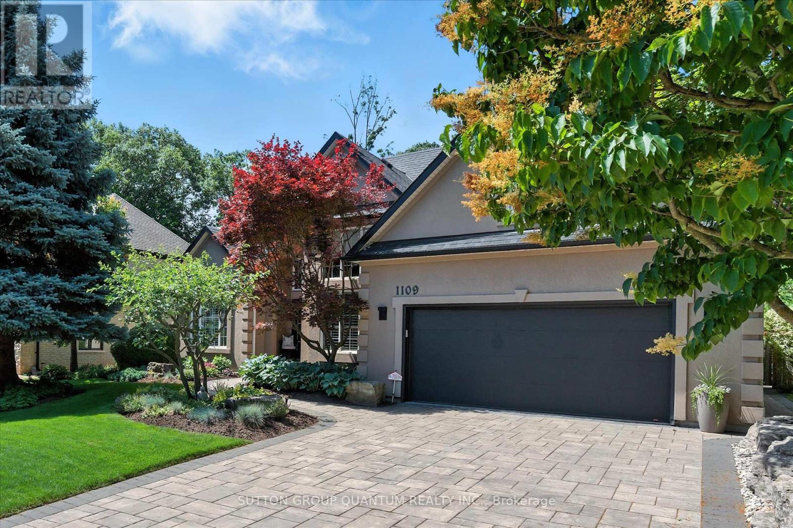 1109 Forestvale Drive, Burlington, Ontario  L7P 4W3 - Photo 2 - W13637740