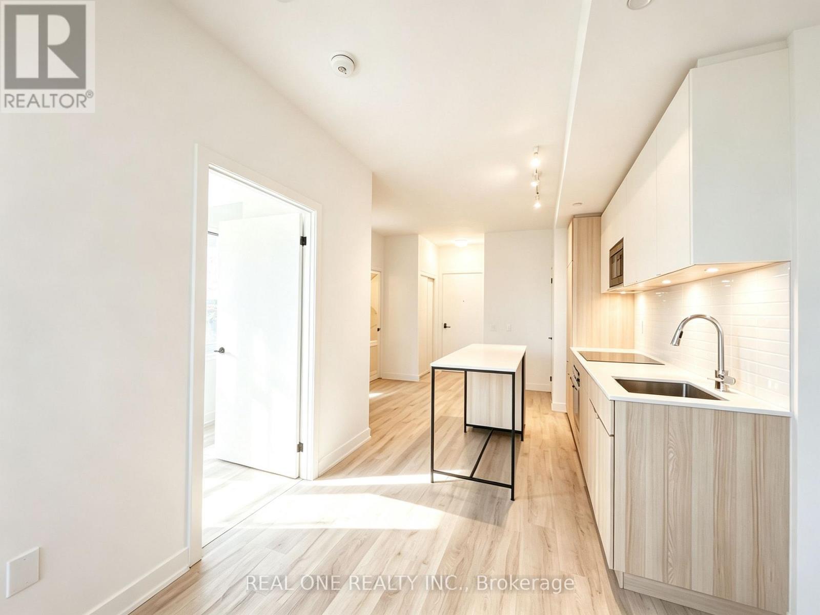 333 - 215 Lakeshore Road W, Mississauga, Ontario L5H 0A7 - Photo 11 - W13637790