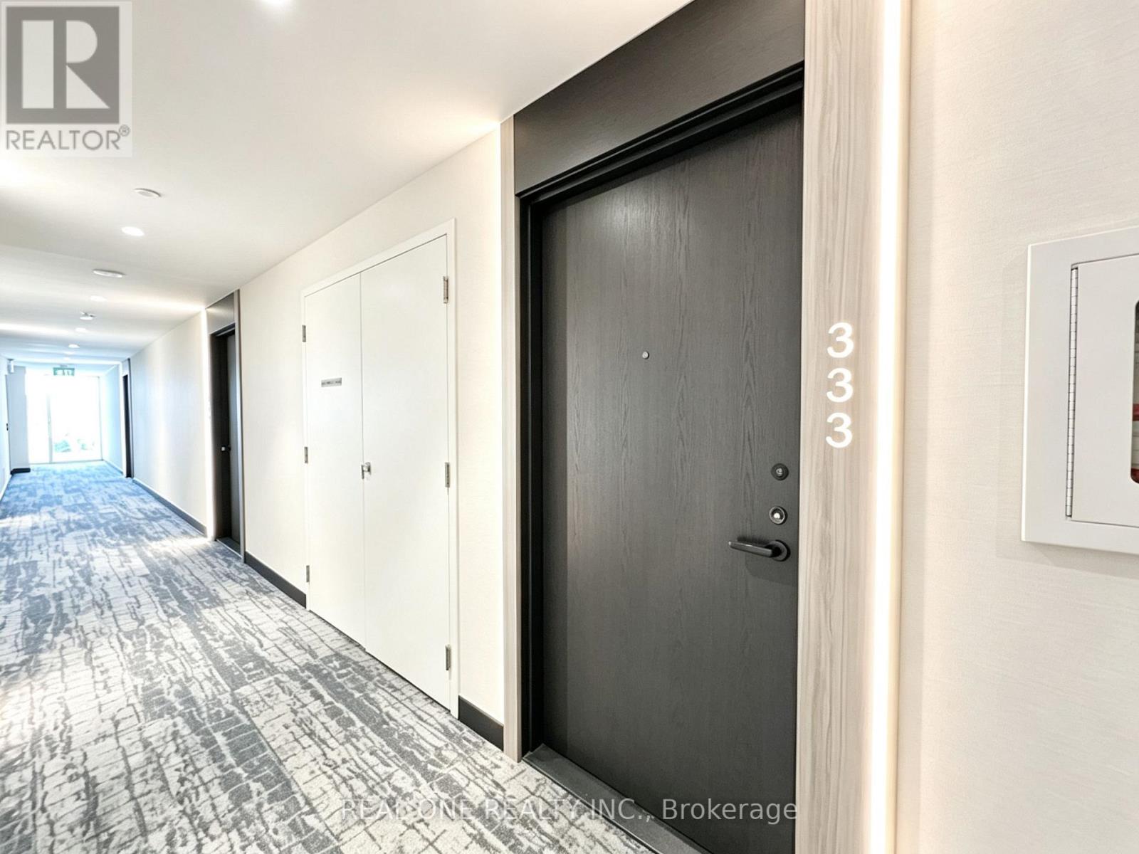 333 - 215 Lakeshore Road W, Mississauga, Ontario L5H 0A7 - Photo 4 - W13637790