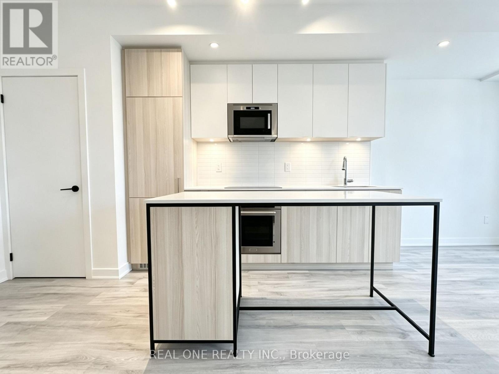333 - 215 Lakeshore Road W, Mississauga, Ontario L5H 0A7 - Photo 8 - W13637790