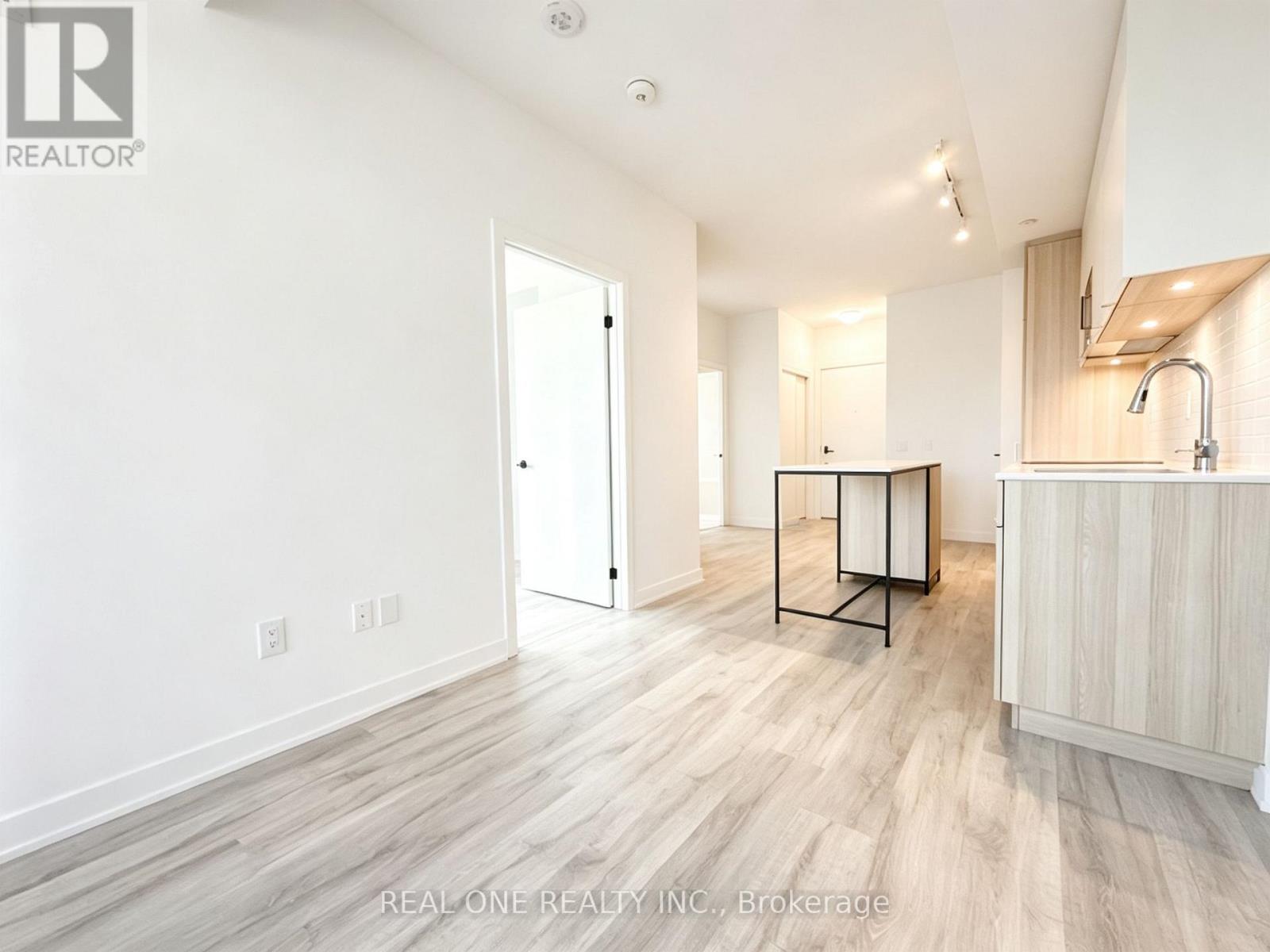 333 - 215 Lakeshore Road W, Mississauga, Ontario L5H 0A7 - Photo 9 - W13637790