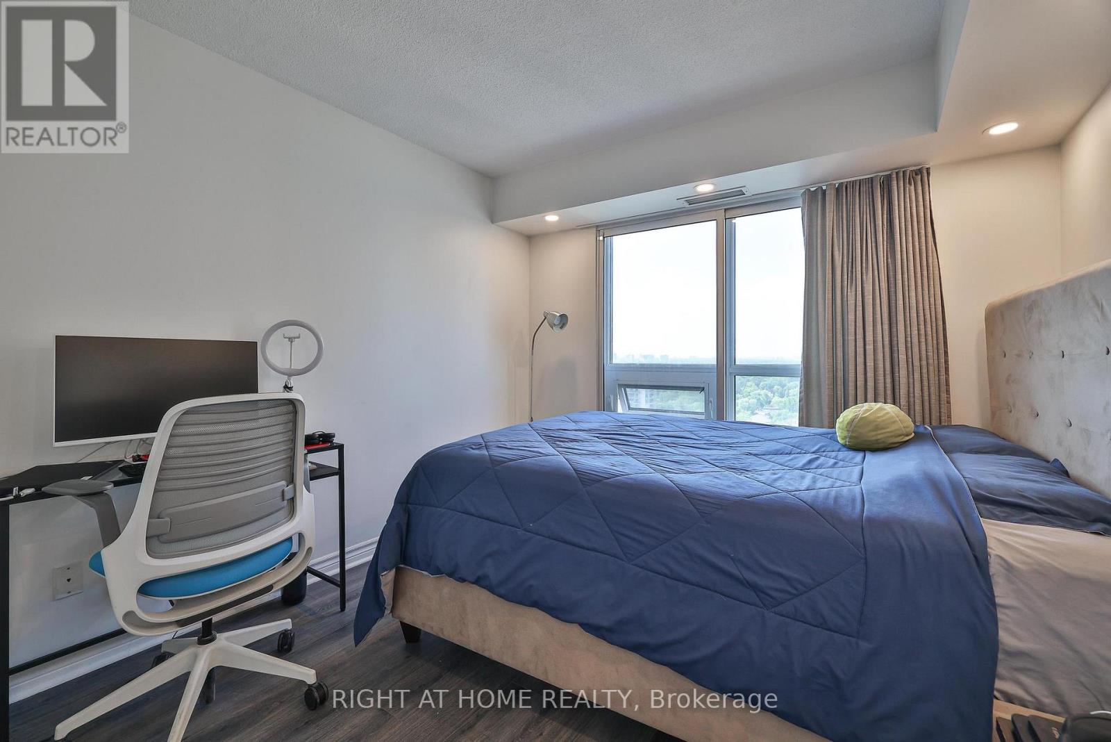 2402 - 3 Michael Power Place, Toronto, Ontario  M9A 0A2 - Photo 20 - W13637814