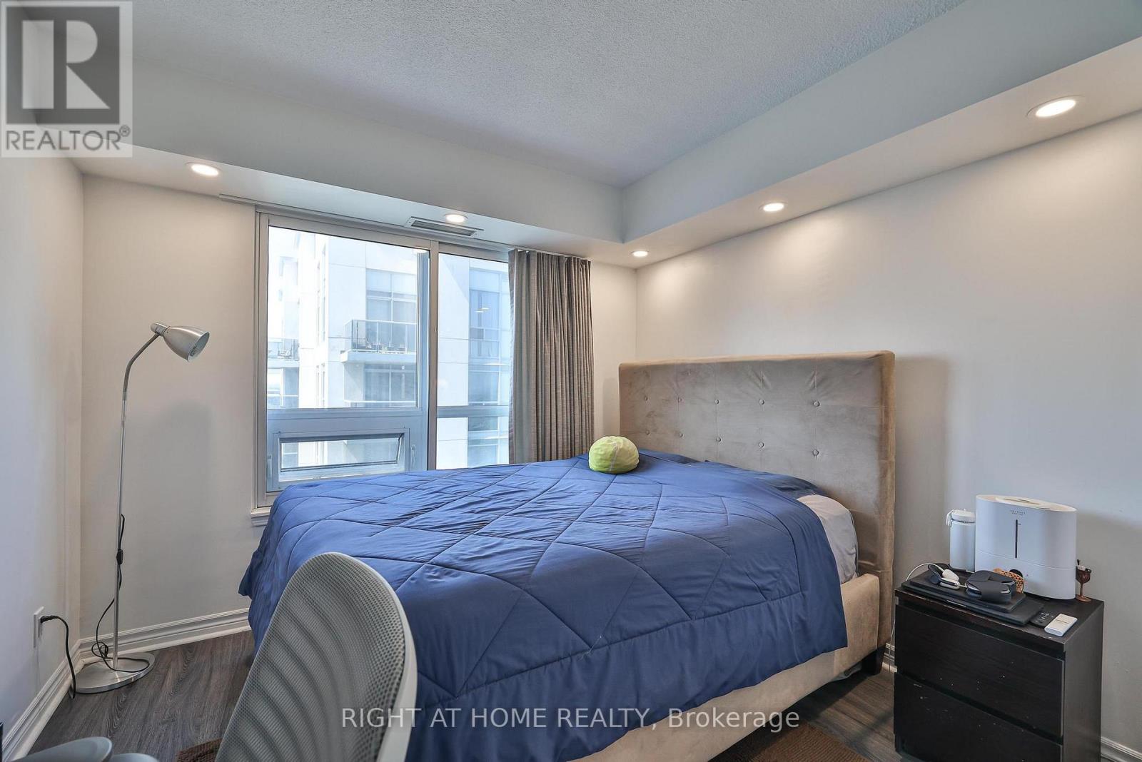2402 - 3 Michael Power Place, Toronto, Ontario  M9A 0A2 - Photo 21 - W13637814
