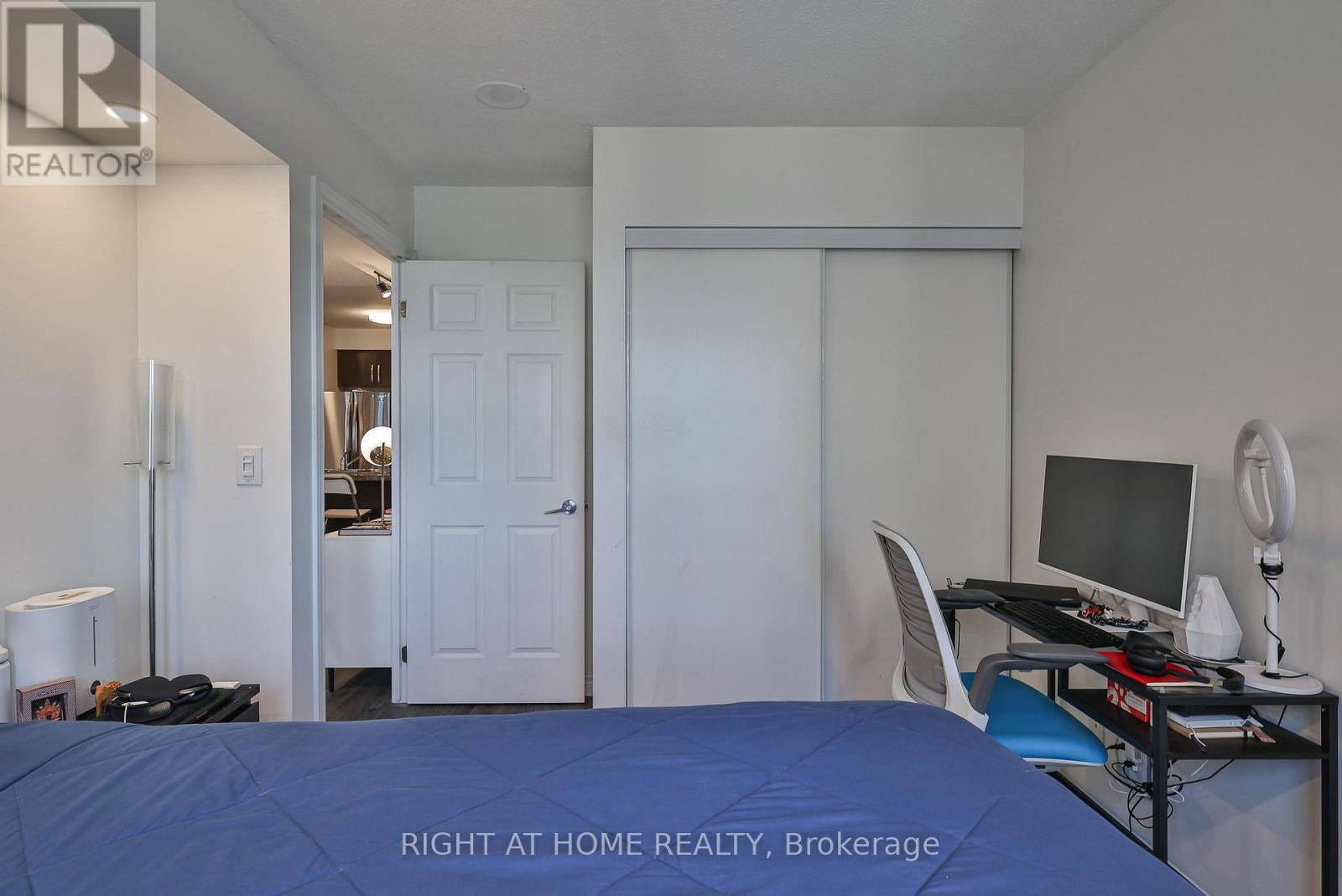 2402 - 3 Michael Power Place, Toronto, Ontario  M9A 0A2 - Photo 23 - W13637814