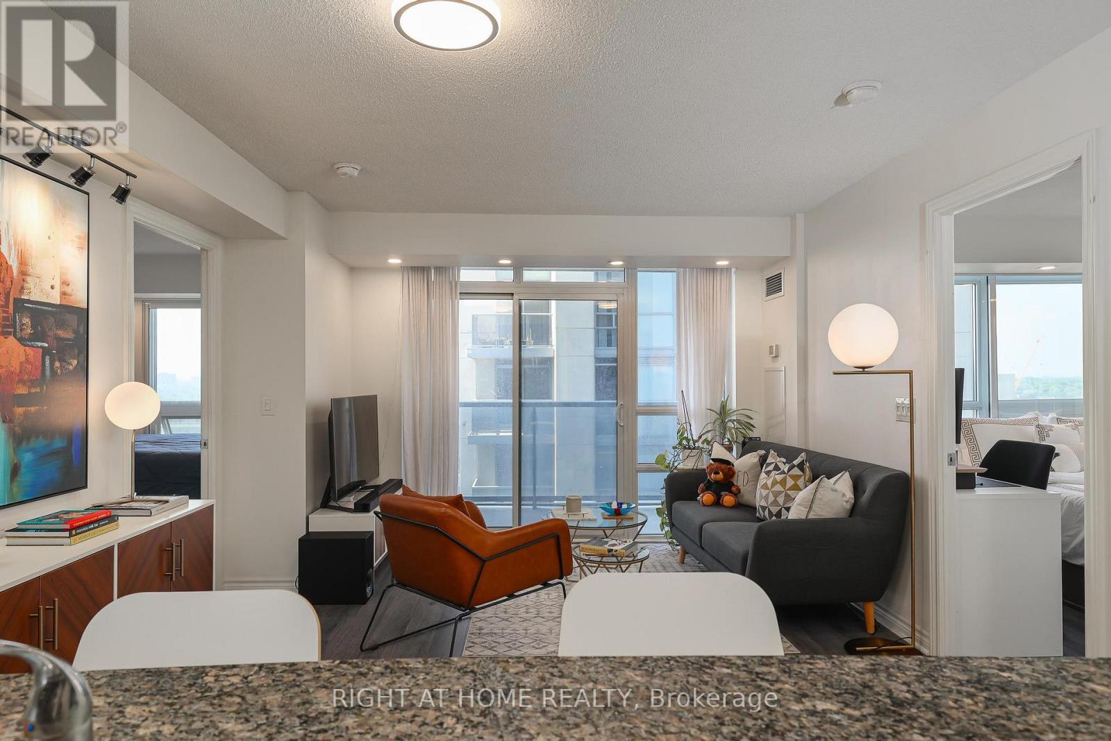 2402 - 3 Michael Power Place, Toronto, Ontario  M9A 0A2 - Photo 9 - W13637814