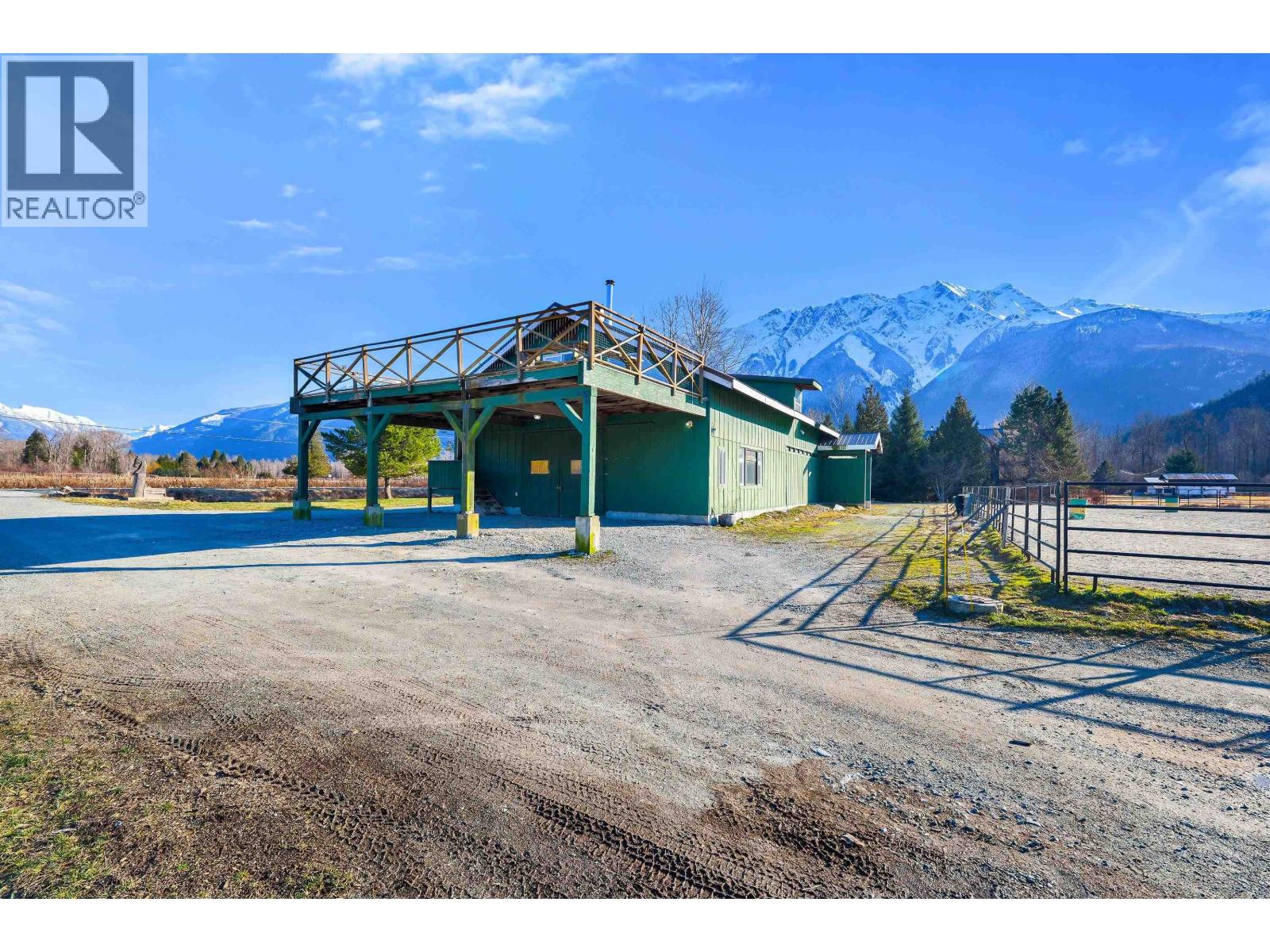 7395 Clover Road, Pemberton, British Columbia  V0N 2L0 - Photo 3 - R3093319