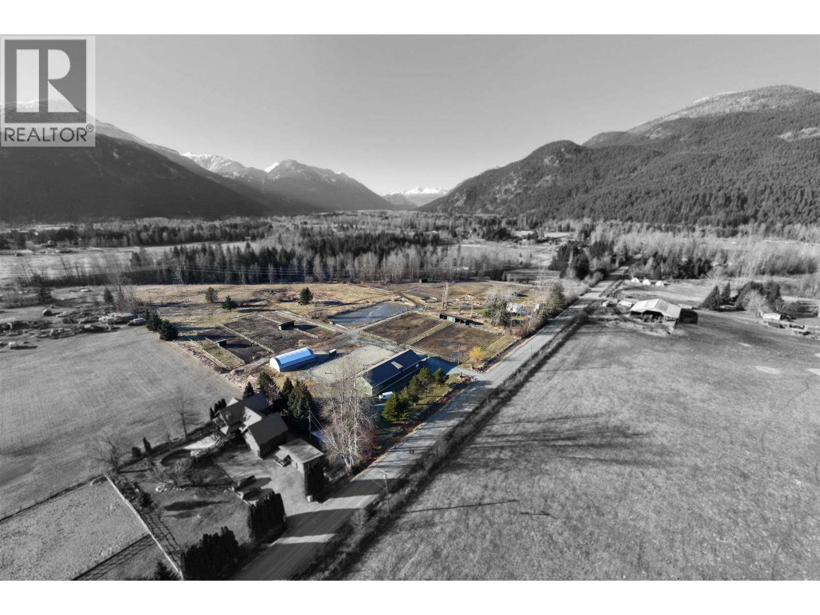 7395 Clover Road, Pemberton, British Columbia  V0N 2L0 - Photo 33 - R3093319