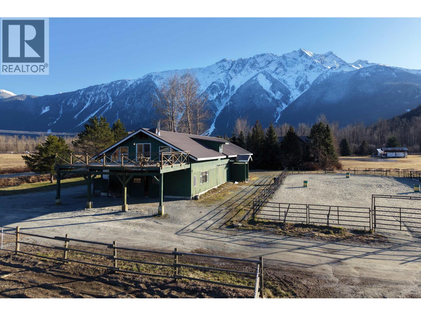 7395 Clover Road, Pemberton, British Columbia  V0N 2L0 - Photo 8 - R3093319