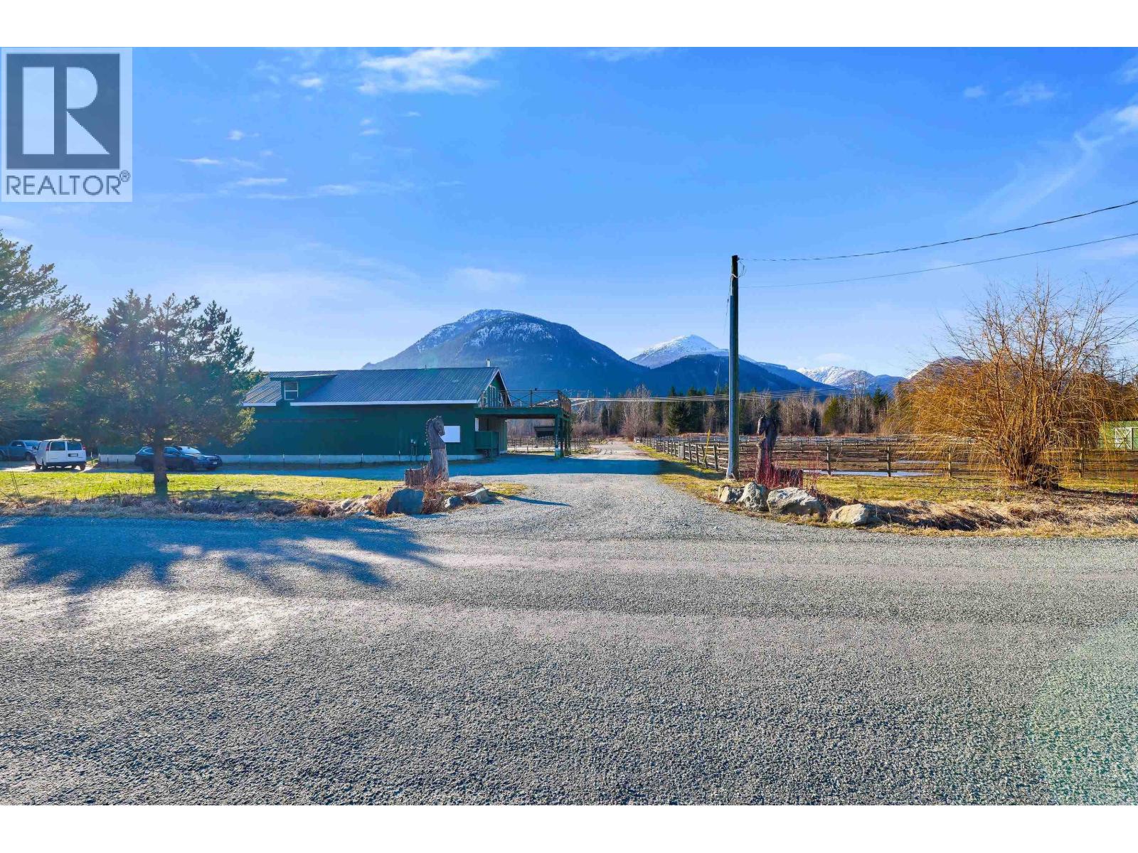 7395 Clover Road, Pemberton, British Columbia  V0N 2L0 - Photo 29 - R3093319