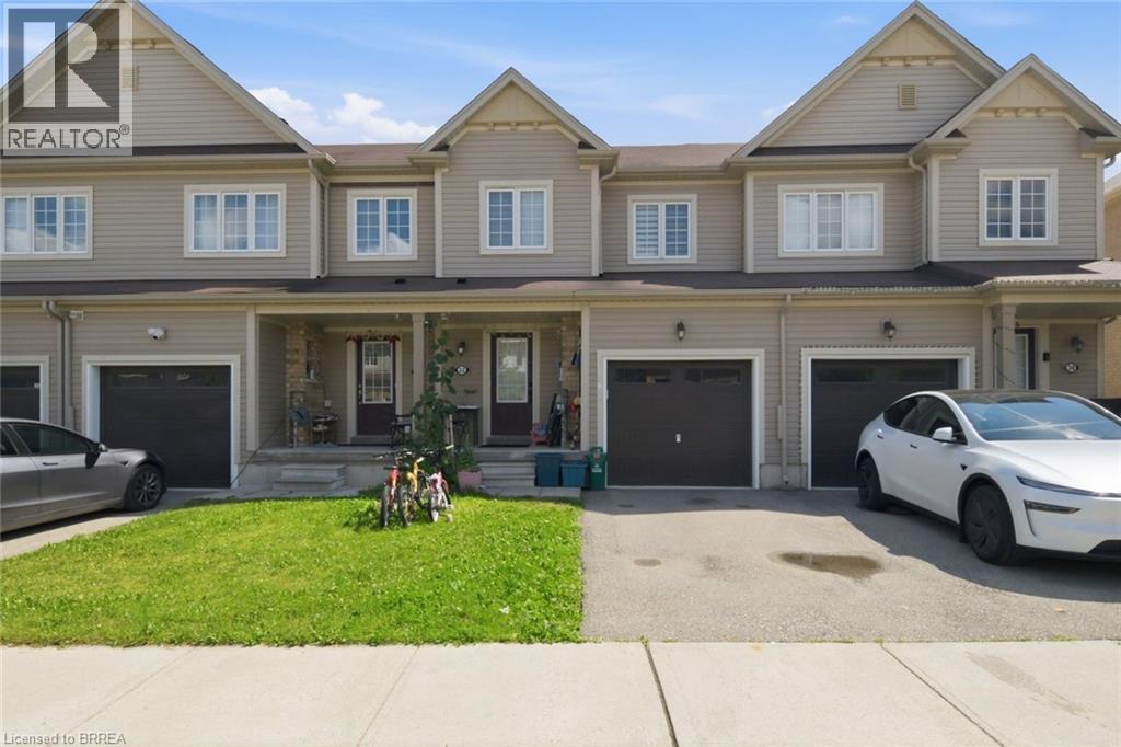 32 COLE Crescent, Brantford, Ontario
