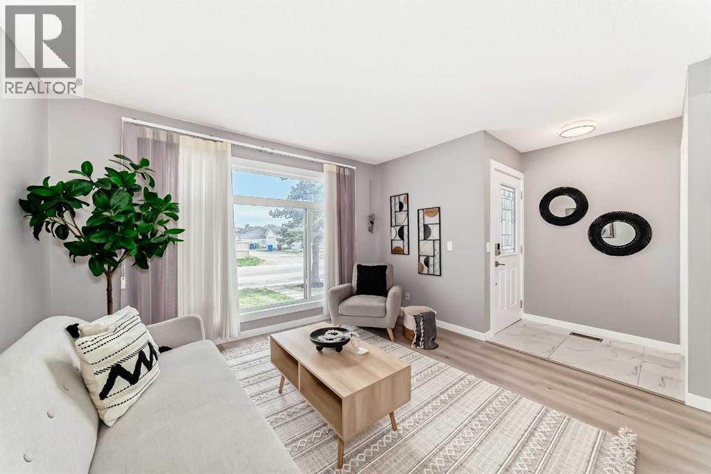 7 Martinview Crescent Ne, Calgary, Alberta  T3J 2S2 - Photo 5 - A2319189