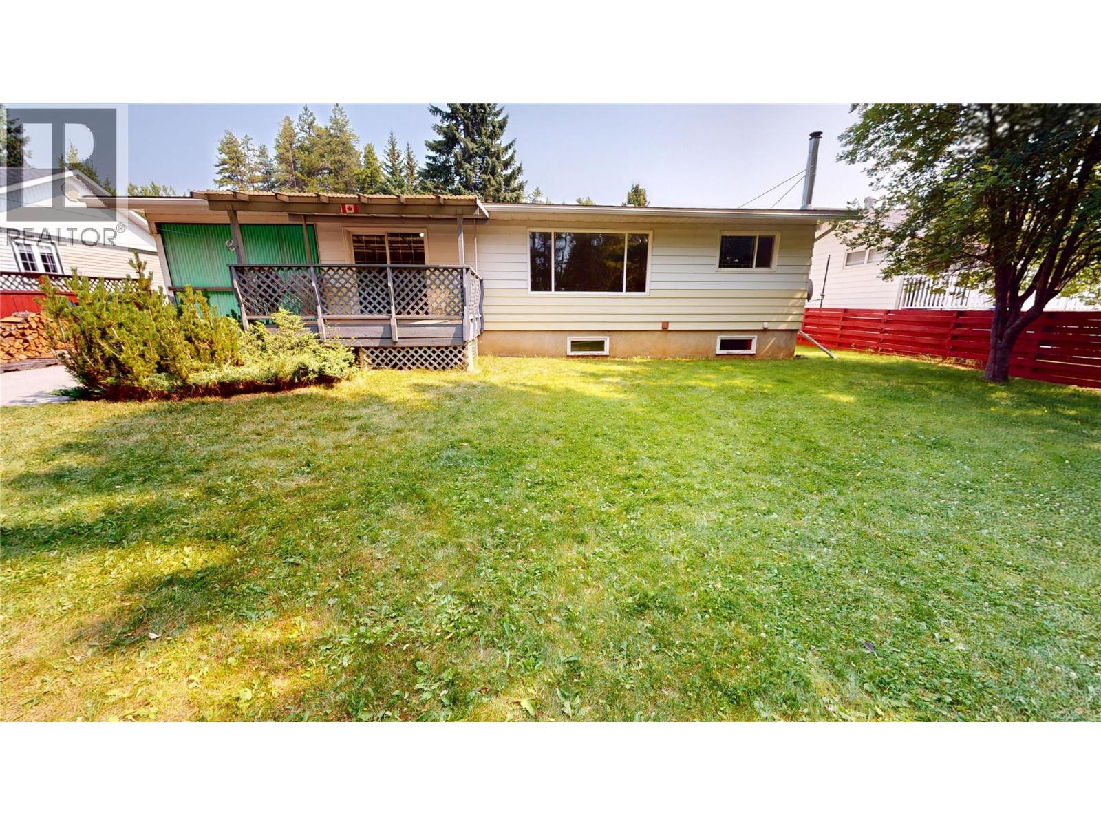 260 Blue Spruce Crescent, Sparwood, British Columbia  V0B 2G1 - Photo 5 - 10395950