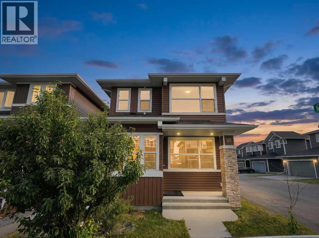 95 Redstone Park Ne, Calgary, Alberta  T3N 0P7 - Photo 1 - A2334373
