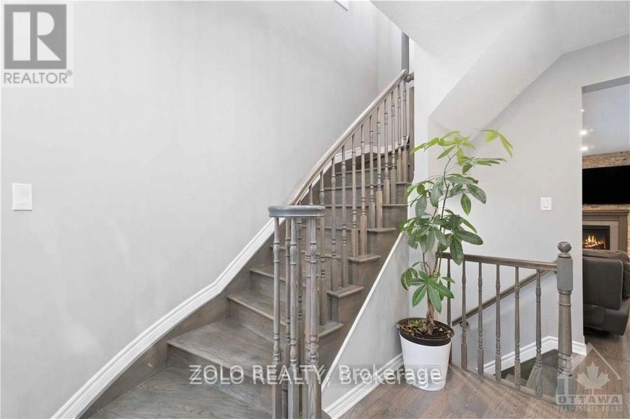 108 Flowing Creek Circle, Ottawa, Ontario  K2M 0K1 - Photo 4 - X13637828