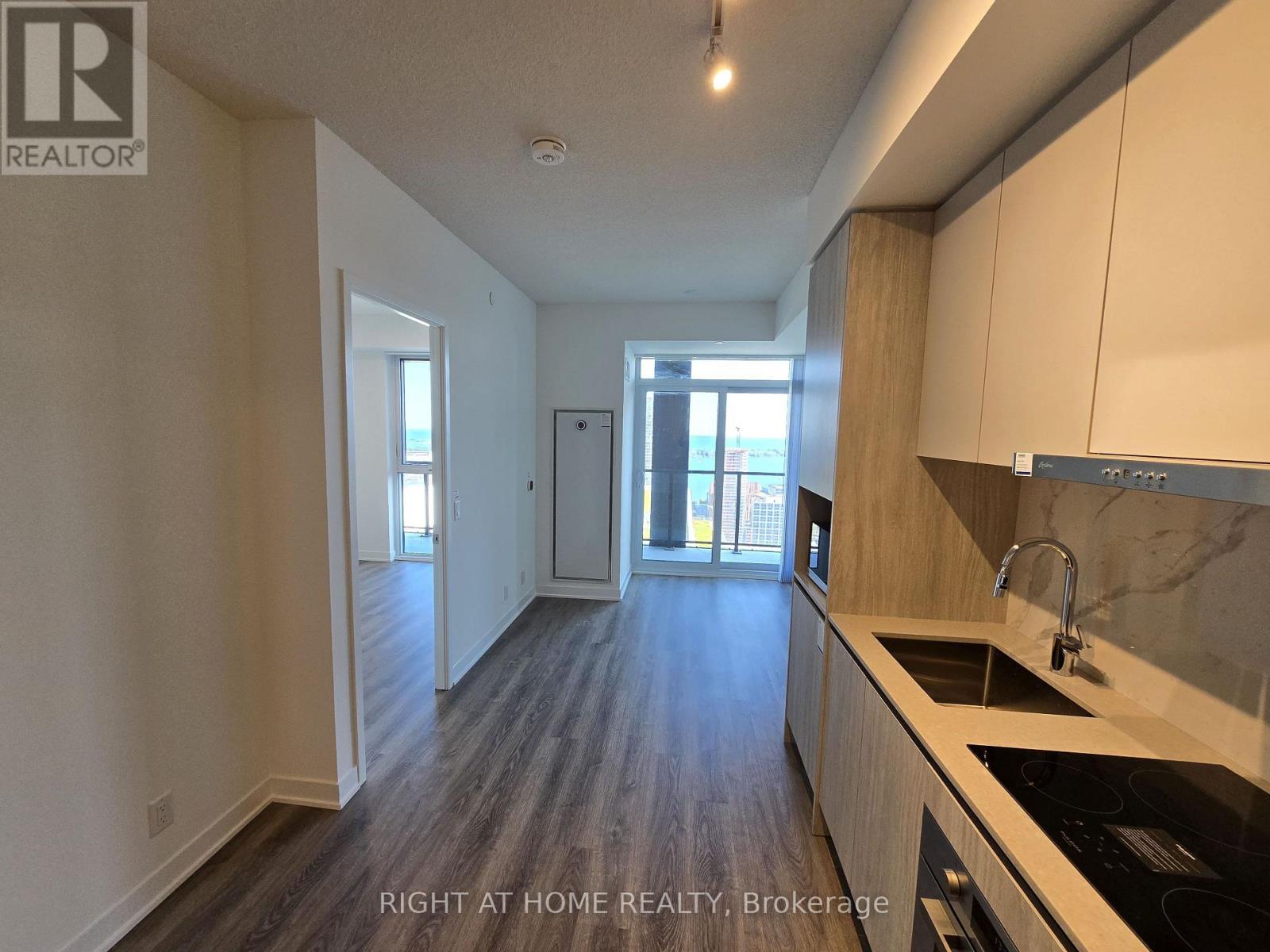 4209 - 180 Front Street E, Toronto, Ontario  M5A 0A9 - Photo 11 - C13637820