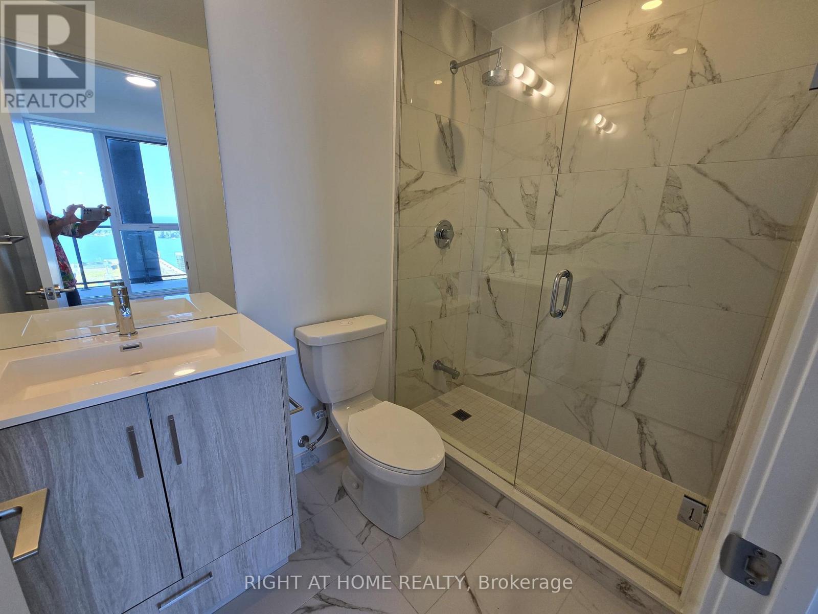 4209 - 180 Front Street E, Toronto, Ontario  M5A 0A9 - Photo 15 - C13637820