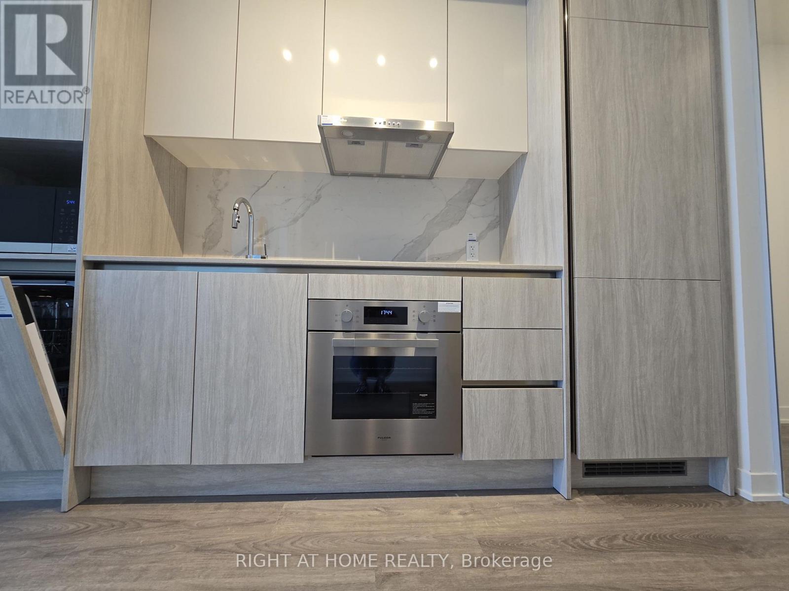 4209 - 180 Front Street E, Toronto, Ontario  M5A 0A9 - Photo 9 - C13637820