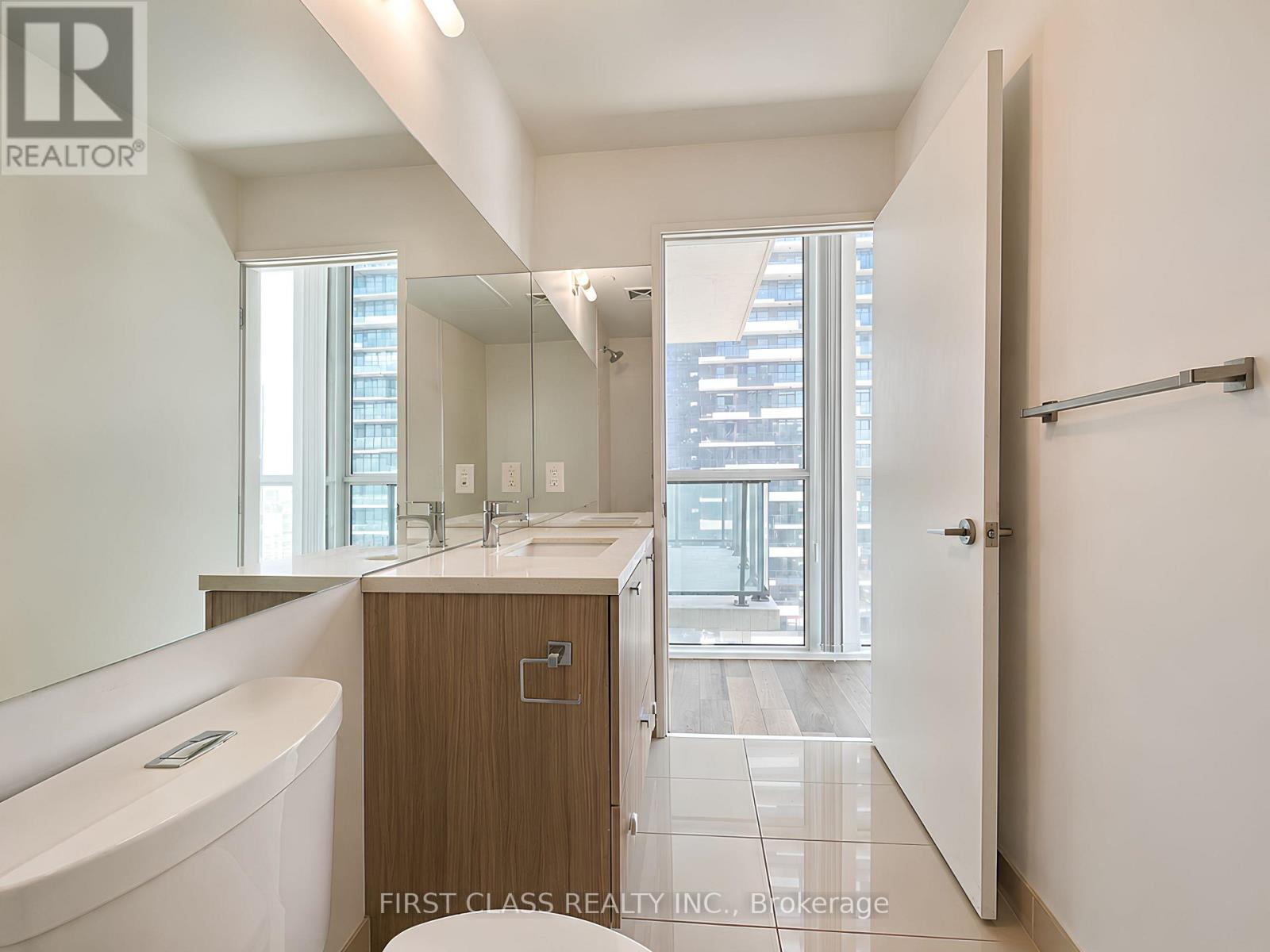 2304 - 290 Adelaide Street W, Toronto, Ontario M5V 1P6 - Photo 9 - C13637836