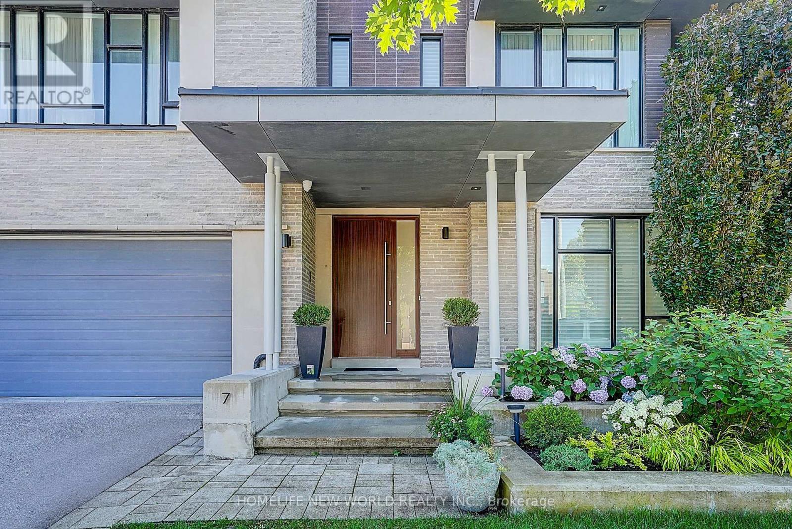 7 Valliere Place W, Toronto, Ontario M2K 0C9 - Photo 2 - C13637864