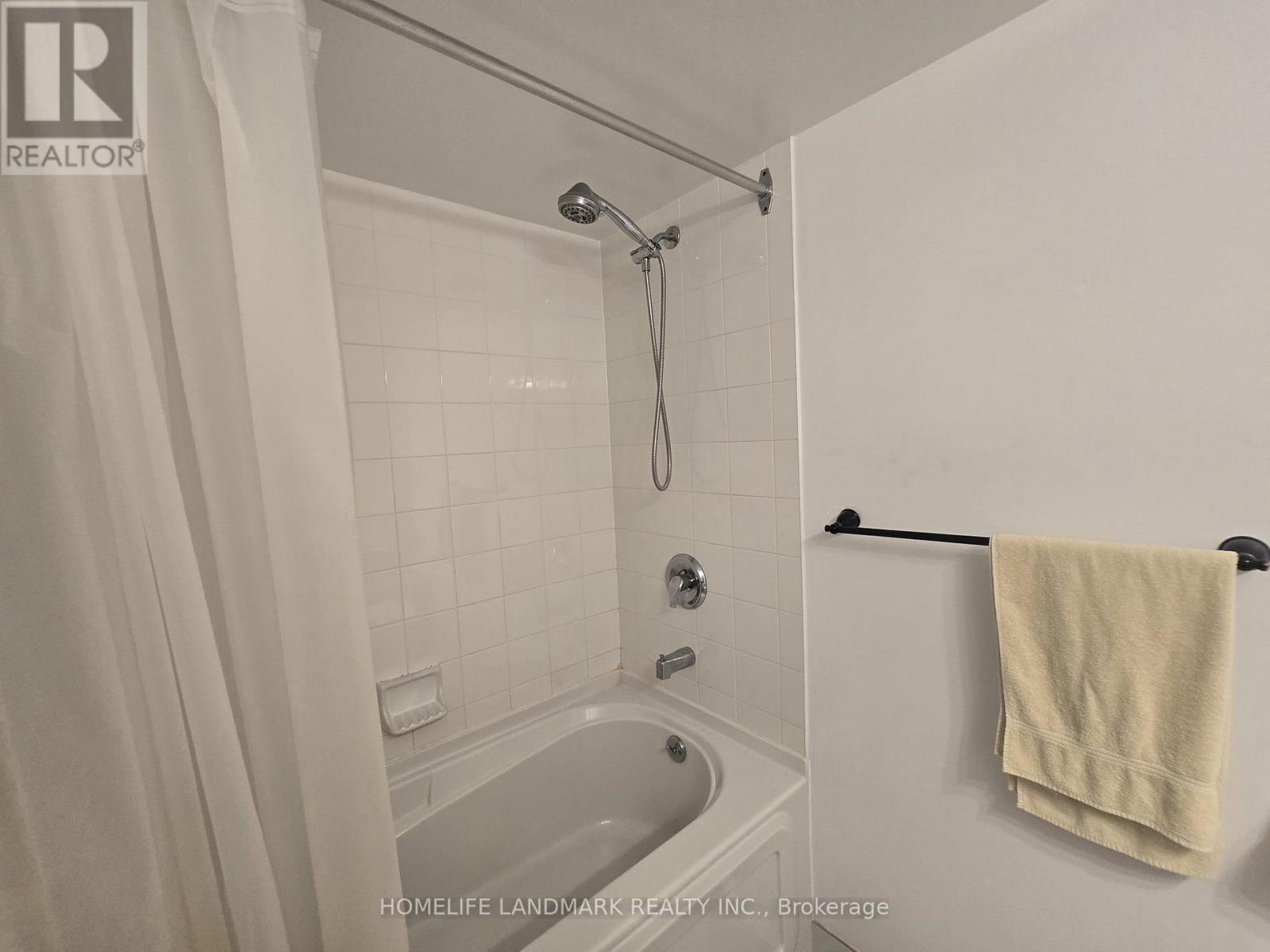 2102 - 11 Lee Centre Drive, Toronto, Ontario M1H 3J5 - Photo 18 - E13637846