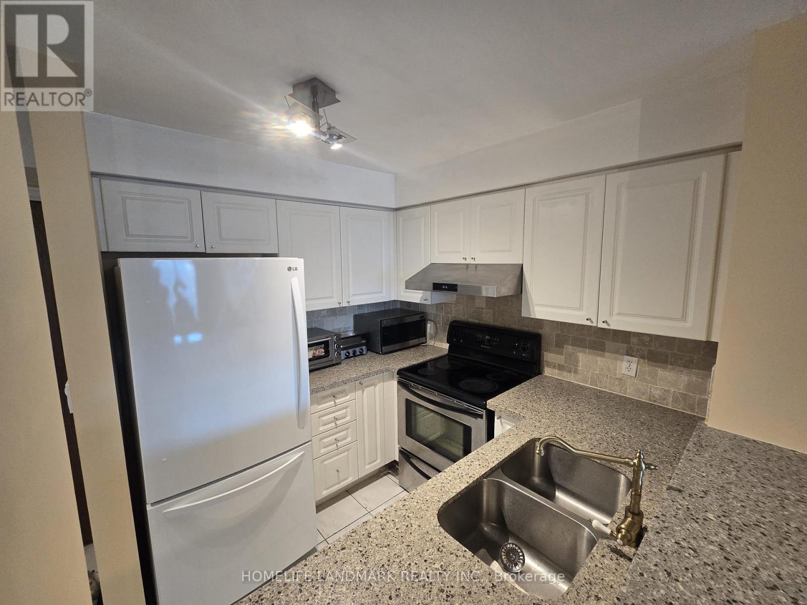 2102 - 11 Lee Centre Drive, Toronto, Ontario M1H 3J5 - Photo 8 - E13637846