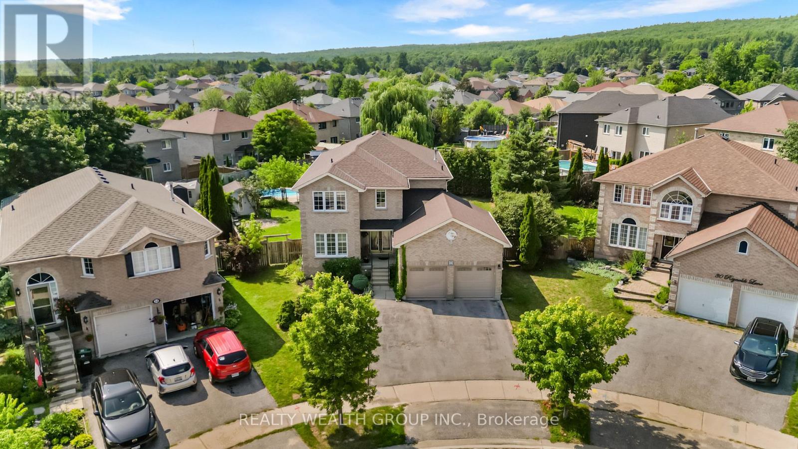 32 Reynolds Lane, Barrie, Ontario L4N 0P9 - Photo 2 - S13637852